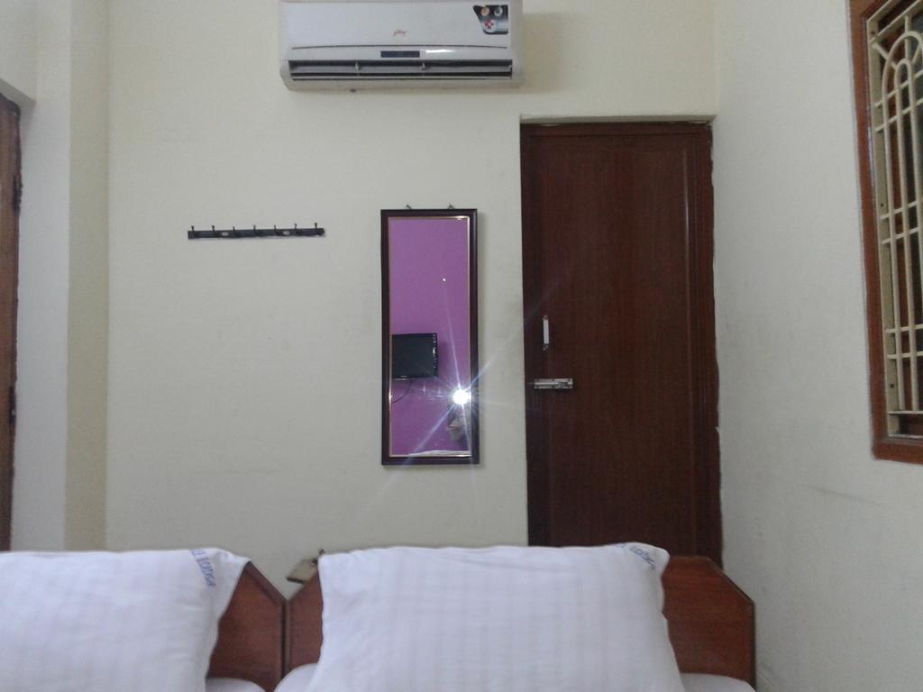 Noble Residency Hotell Tirupati Exteriör bild